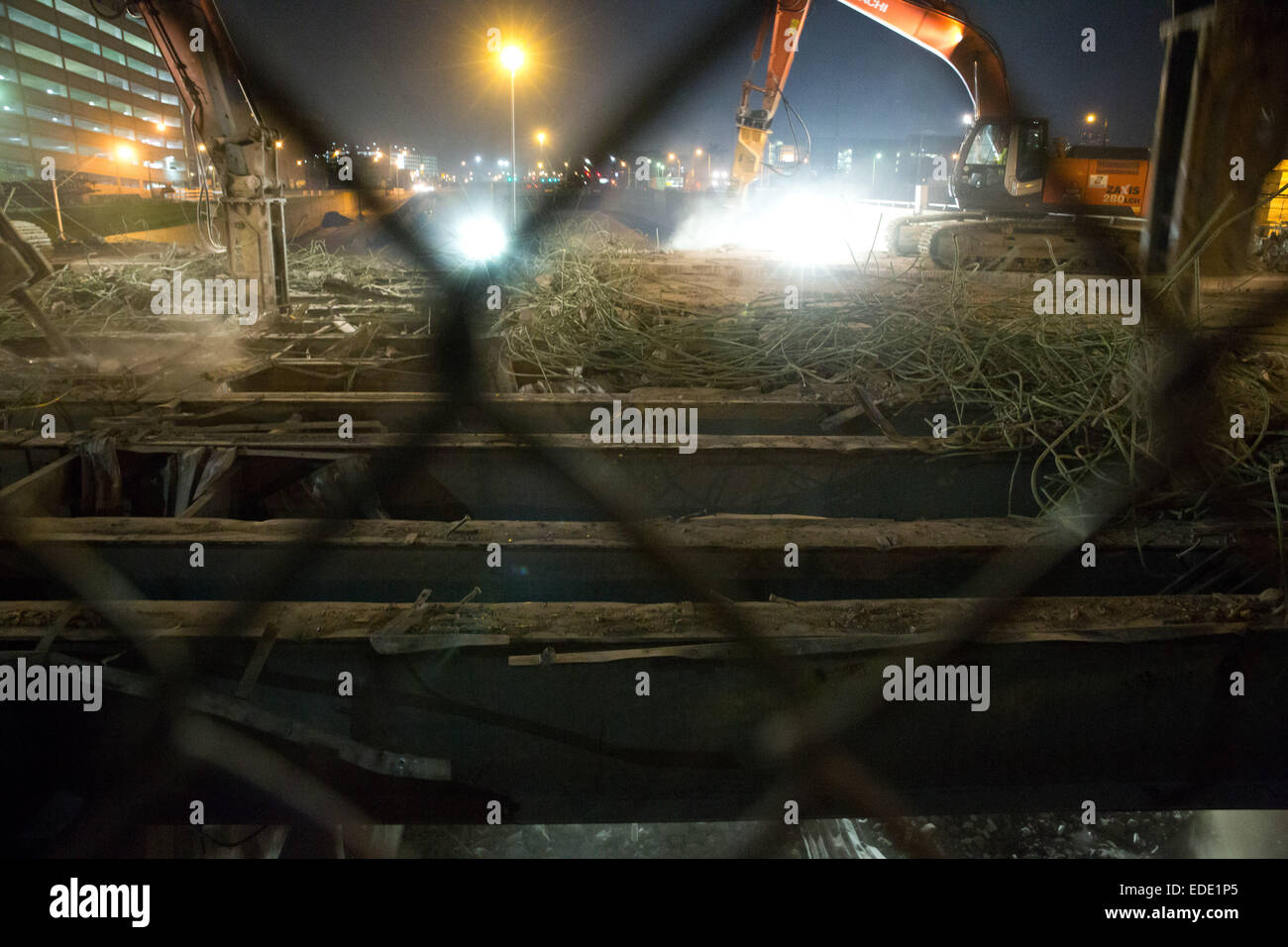 J-75 démolition d'un pont au centre-ville de Detroit, Woodward Ave pour M-1 Rail, Michigan, USA. 25 octobre, 2014. Banque D'Images