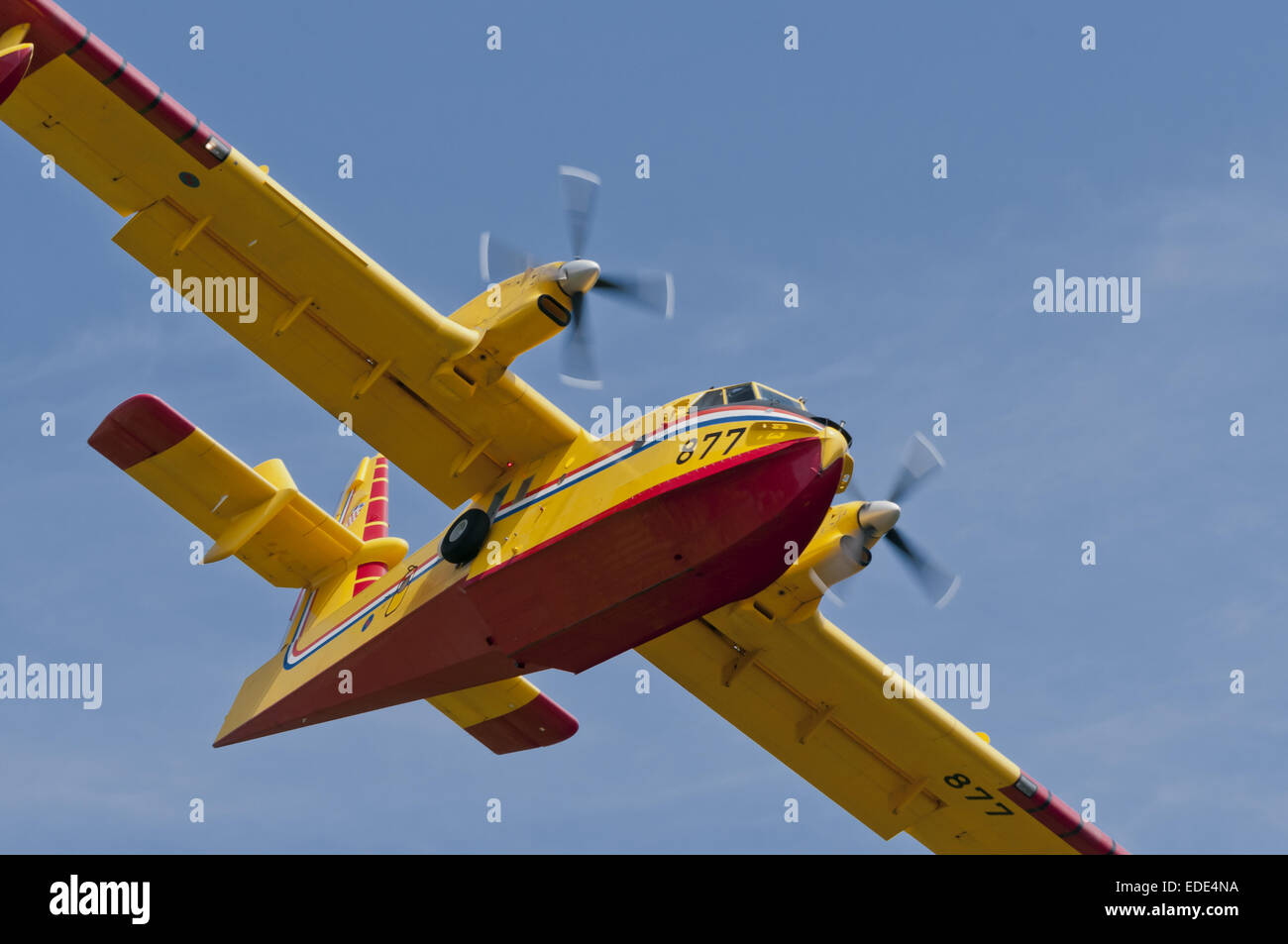 Canadair CL-415, à la lutte contre les incendies des aéronefs en vol en Croatie Banque D'Images