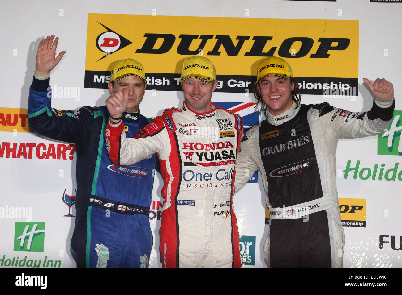 Podium (l-r) Mat Jackson (GBR) Ondes Racing Ford Focus ST, Gordon Shedden (GBR) Yuasa Honda Racing Team Honda Civic Tourer Banque D'Images