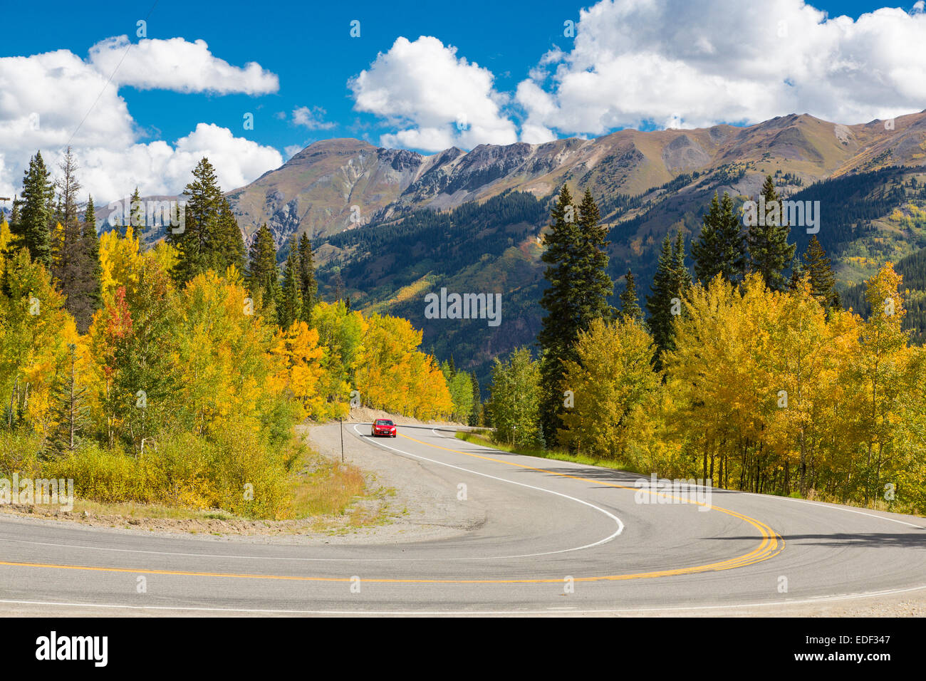 Automne sur la Route 550 San Juan Skyway Scenic Byway également connu sous le nom de millions de dollars et l'autoroute entre Ouray Silverton au Colorado Banque D'Images