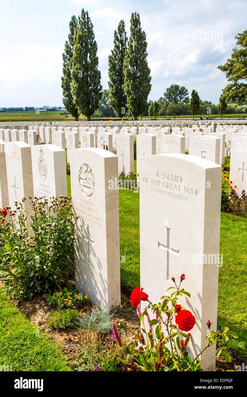 Cimetière de Tyne Cot, le plus grand cimetière du Commonwealth dans le monde, avec plus de 12 000 tombes de soldats de la Première Guerre mondiale Banque D'Images