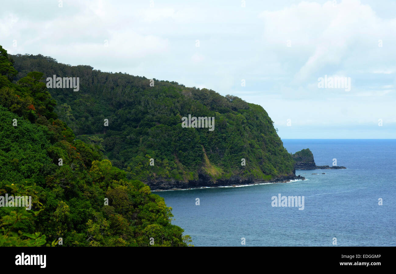 Une île volcanique côte de Maui, Hawaii Banque D'Images