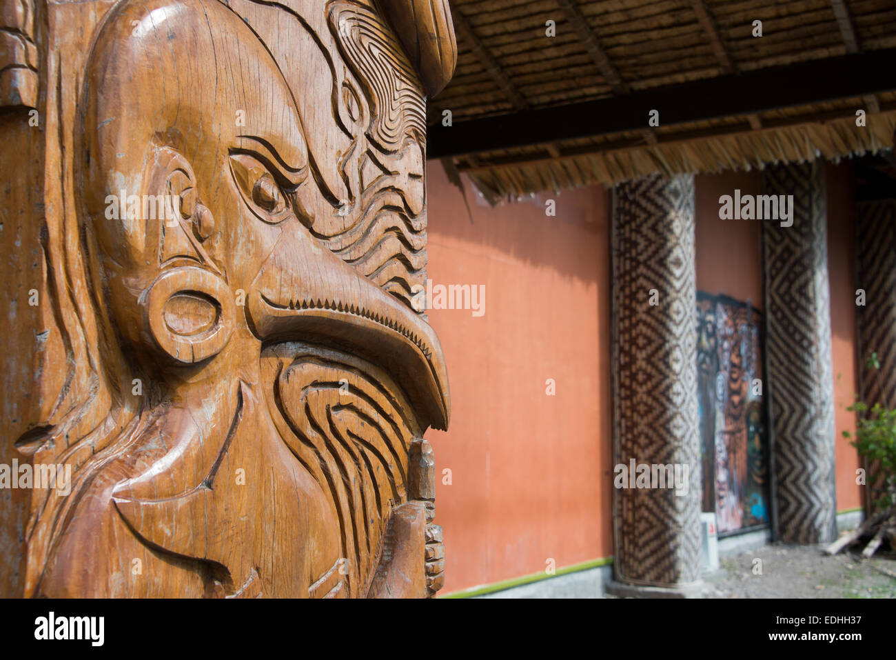 La Mélanésie, Îles Salomon, l'île de Guadalcanal, capitale de Honiara. Centre Culturel, détail de la sculpture sur bois traditionnelle. Banque D'Images