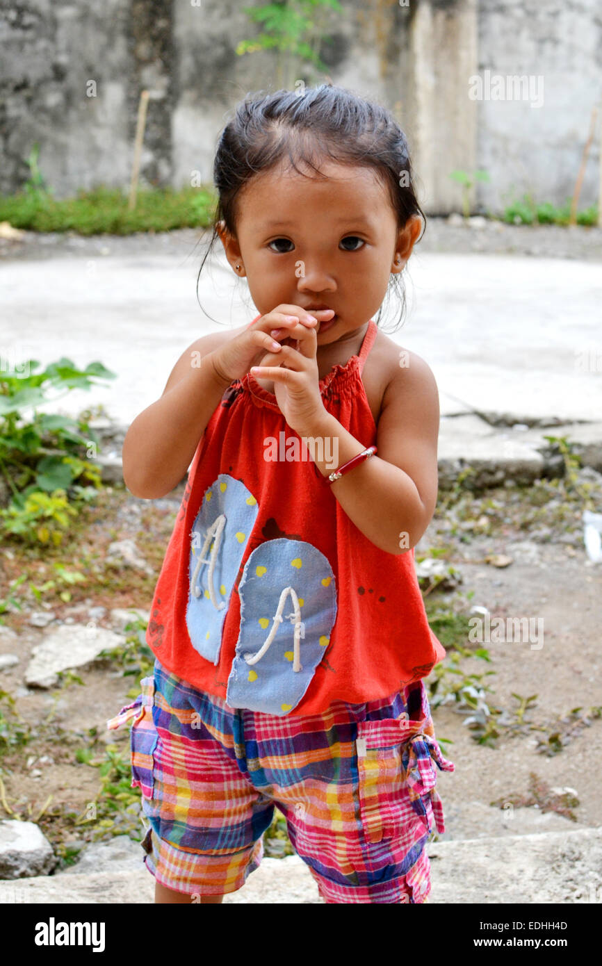 Un portrait de belle asiatique petite fille aux yeux innocents Banque D'Images