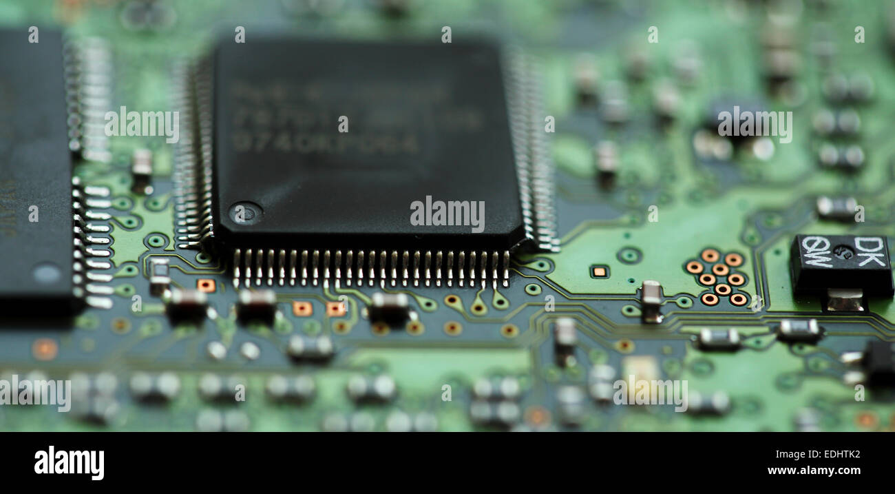 Les micro-circuits. à partir d'un ordinateur. Le circuit intégré a puces électroniques.. Banque D'Images