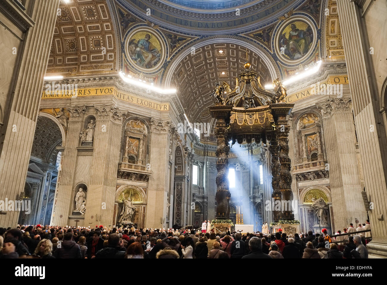 La Messe de l'Epiphanie - Le pape François Banque D'Images