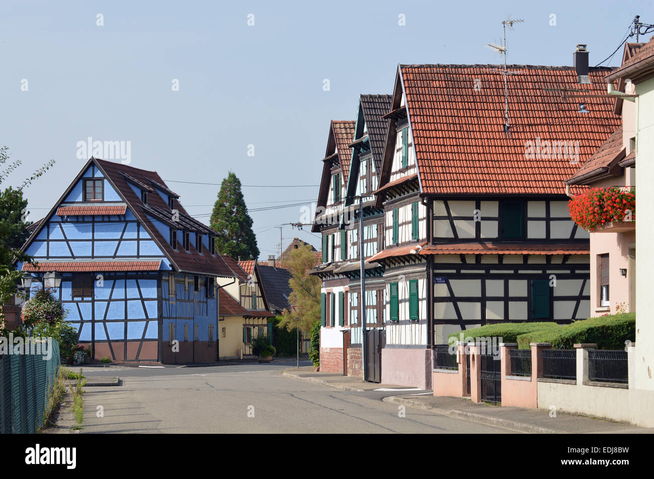 Peint bleu maison à pans de bois en Alsace, France Banque D'Images