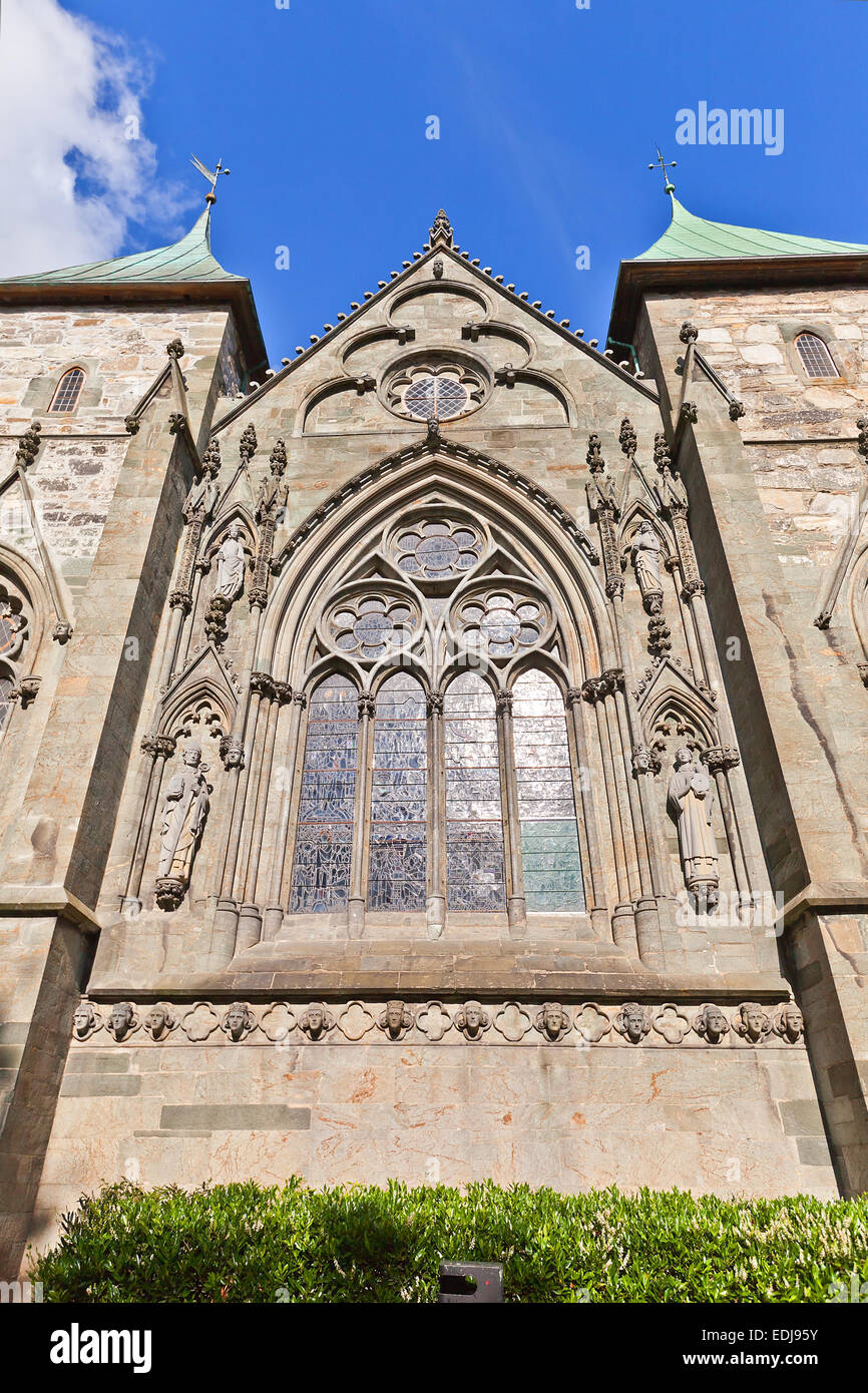 Façade est de la cathédrale de Stavanger Stavanger domkirke, circa (XIIIE s.). La plus vieille cathédrale de Norvège, monument de Stavanger Banque D'Images