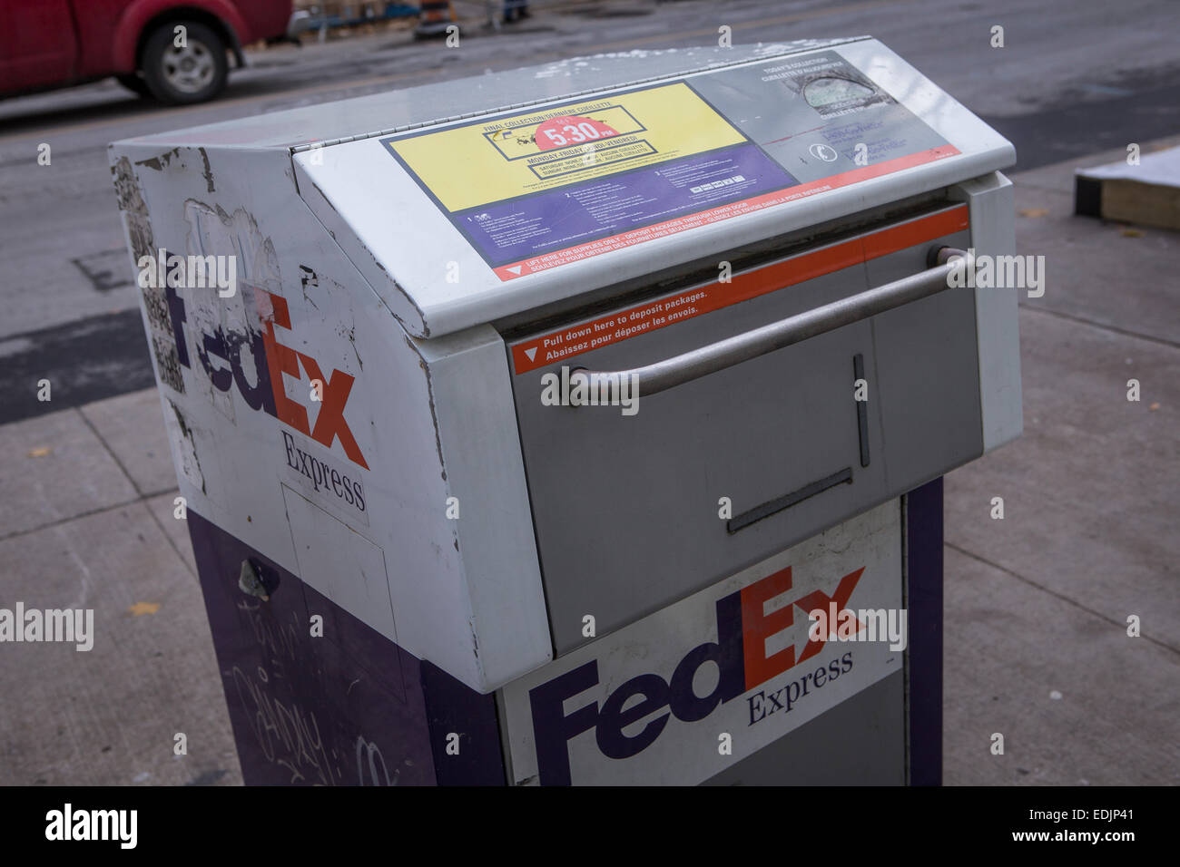 Une boîte FedEx Express est représenté à Ottawa Banque D'Images