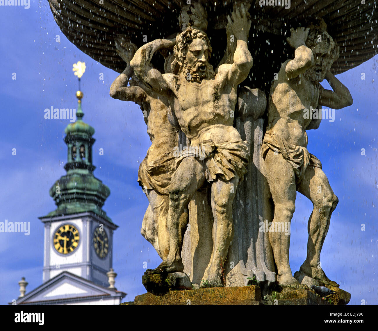 La Bohême du Sud, Ceske Budejovice, République tchèque. Namseti Premzsia Otakara II (Ottokar II Square) Fontaine de Samson (1727) Banque D'Images