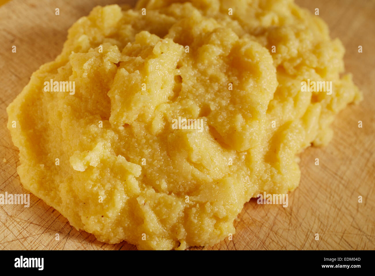 La polenta cuite, le pudding de semoule Italien Banque D'Images