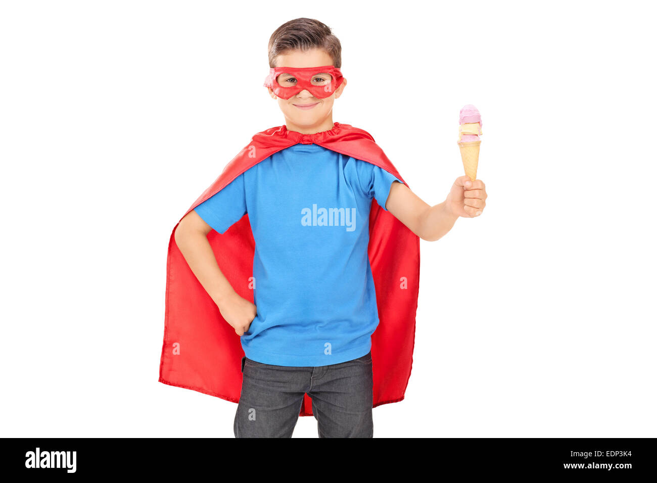 Enfant en costume de super-héros tenant une glace isolé sur fond blanc  Photo Stock - Alamy