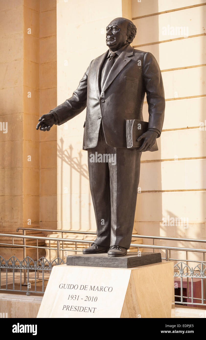Statue de Guido de Marco, ancien président de la République de Malte La Valette Malte eu Europe Banque D'Images