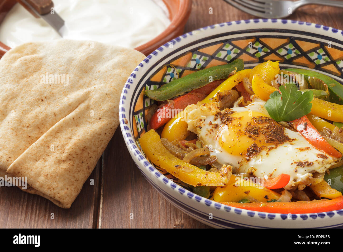 Oeufs farcis aux épices marocaines et ras el hanout Banque D'Images