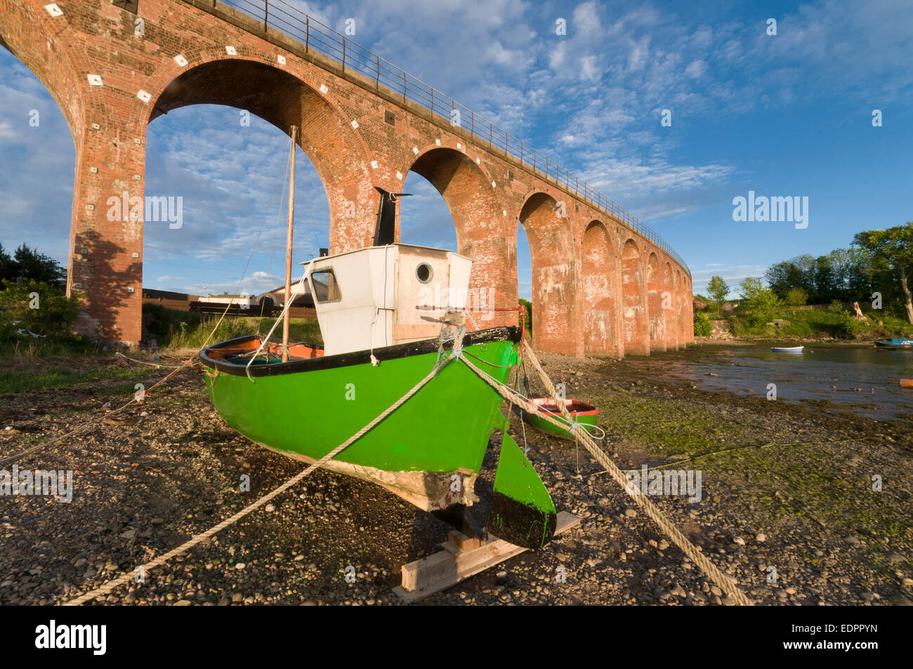 Viaduc Ferroviaire du Bassin de Montrose train pont amarre Banque D'Images