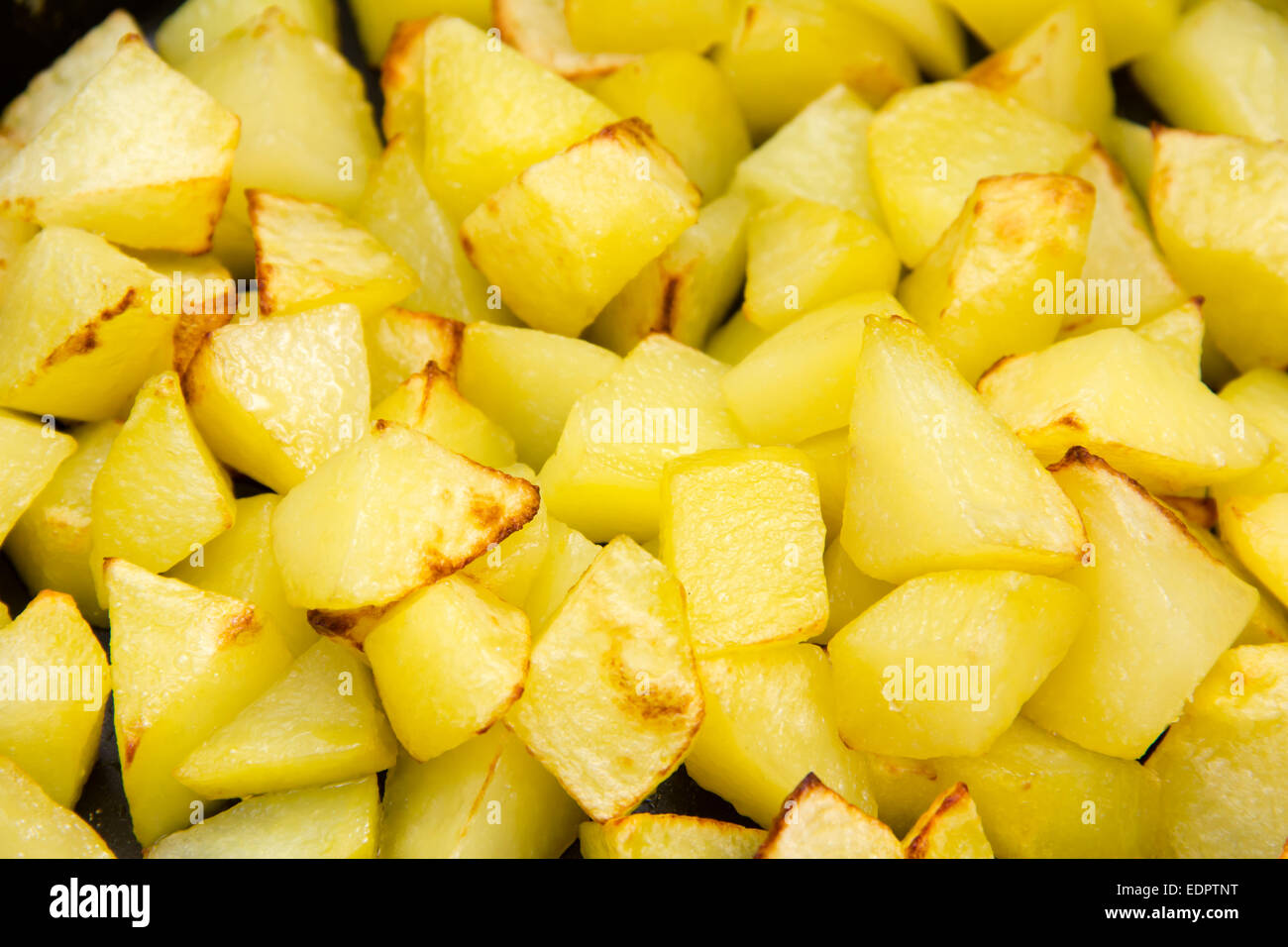 Pommes de terre en cubes fermer vues d'en haut Banque D'Images