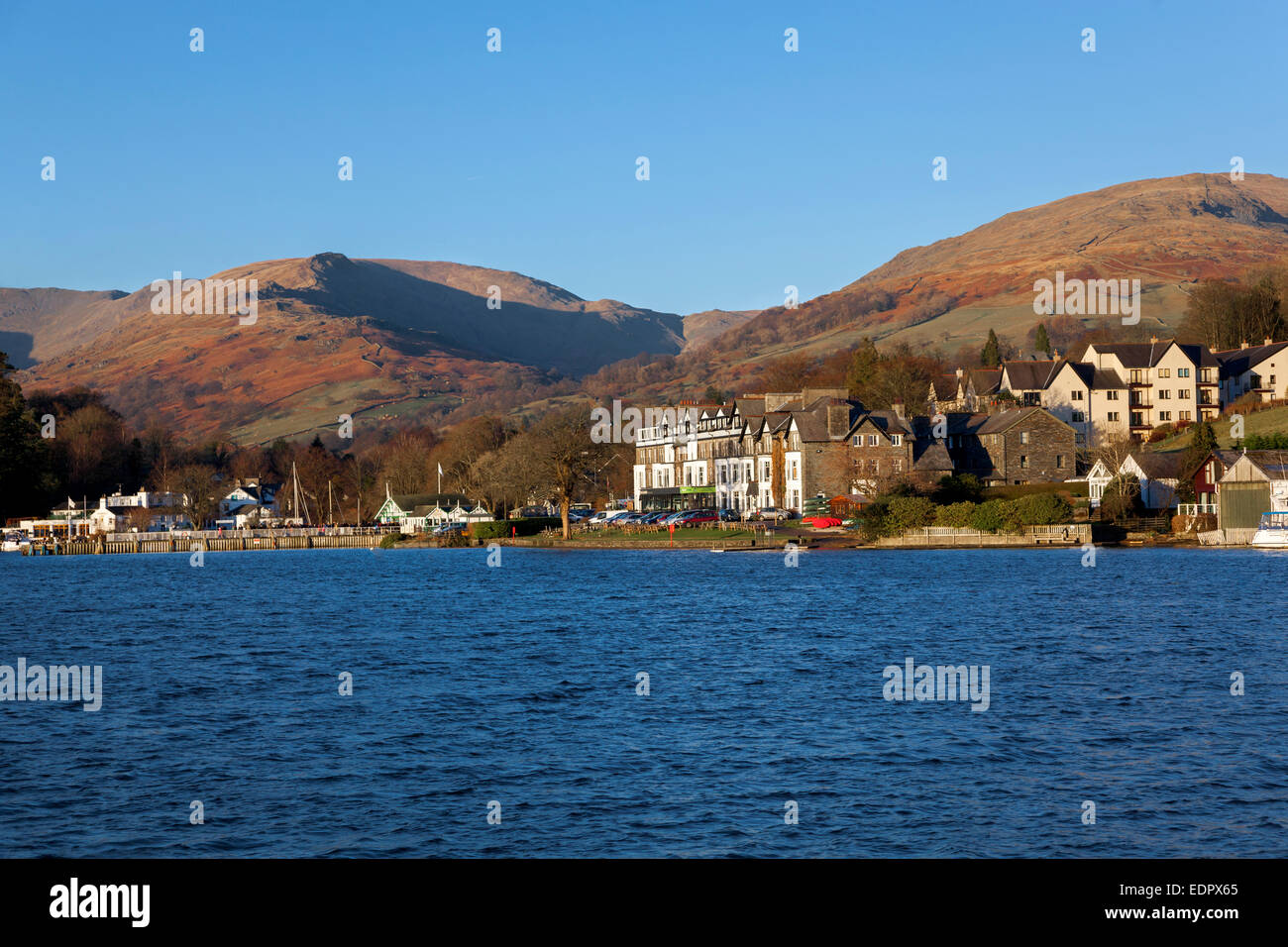 Voir d'Ambleside dans le Lake District, Cumbria, Angleterre - lac Windemere Banque D'Images