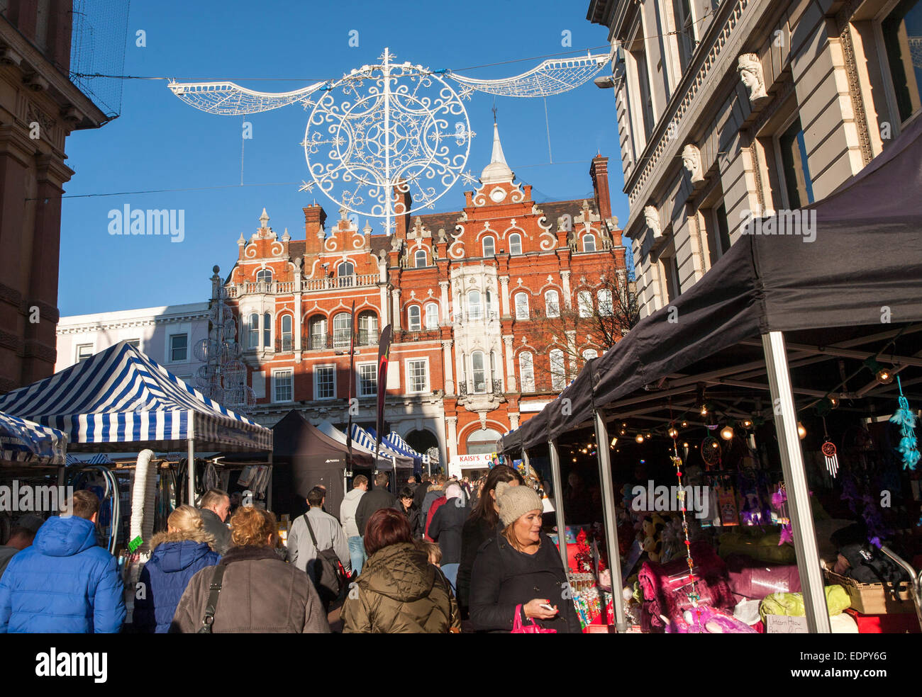 Des foules de gens shopping de Noël en centre-ville d'Ipswich, Suffolk, Angleterre, RU Banque D'Images