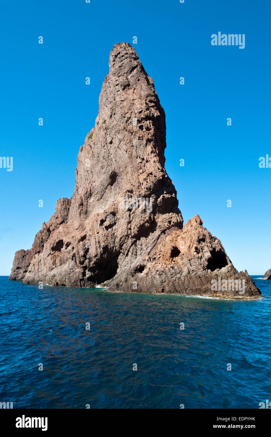 Rock monumental à la Scandola Parc National, Corse Banque D'Images