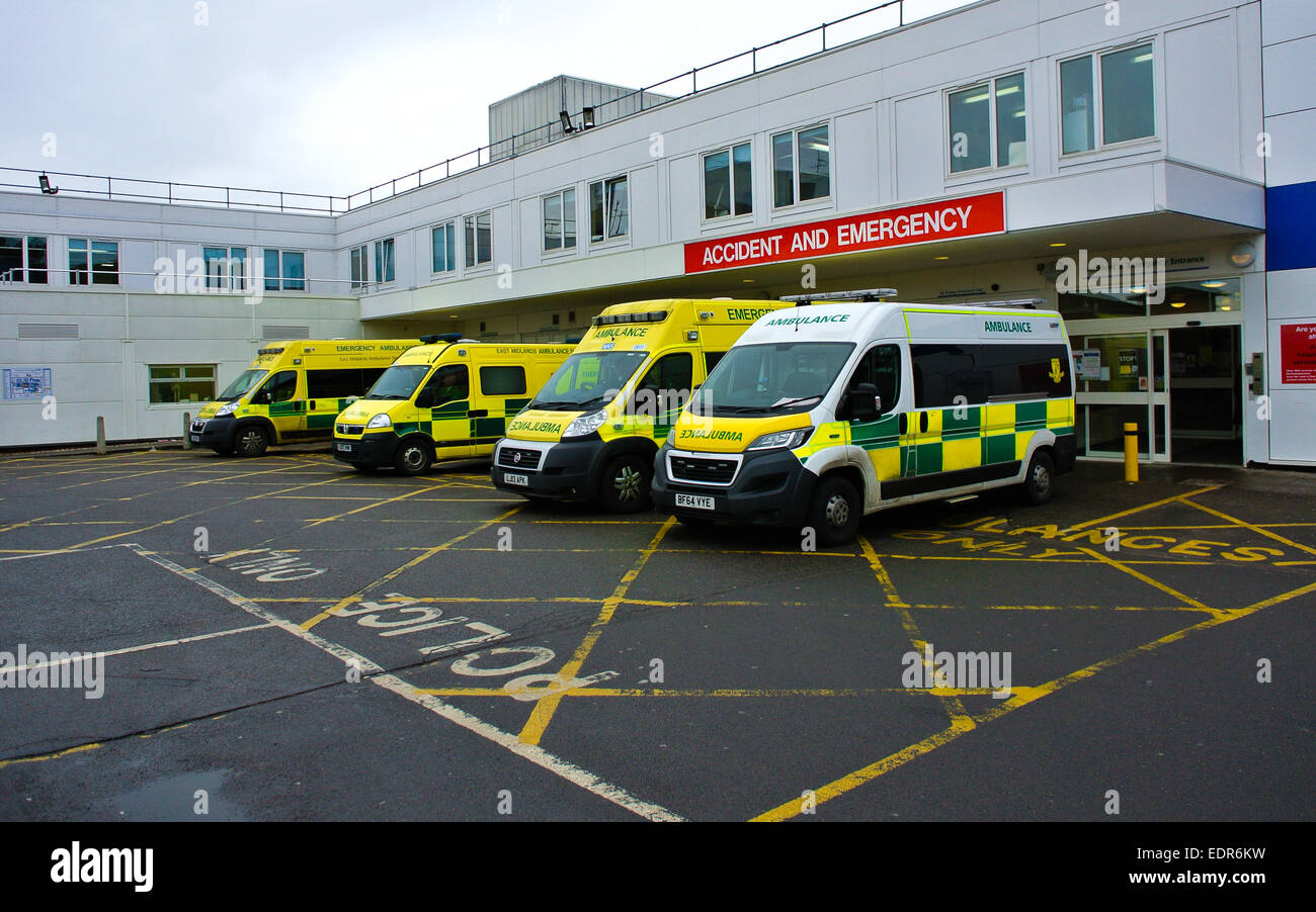 Accident et d'urgence de l'Hôpital général de Northampton Ambulance Banque D'Images