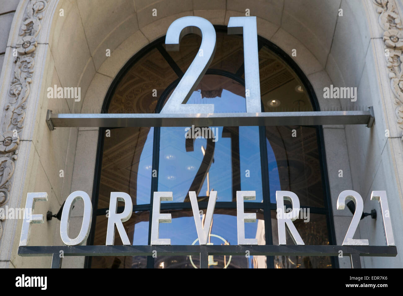 Un magasin de vente au détail de vêtements Forever 21 dans le centre-ville de San Francisco, en Californie. Banque D'Images