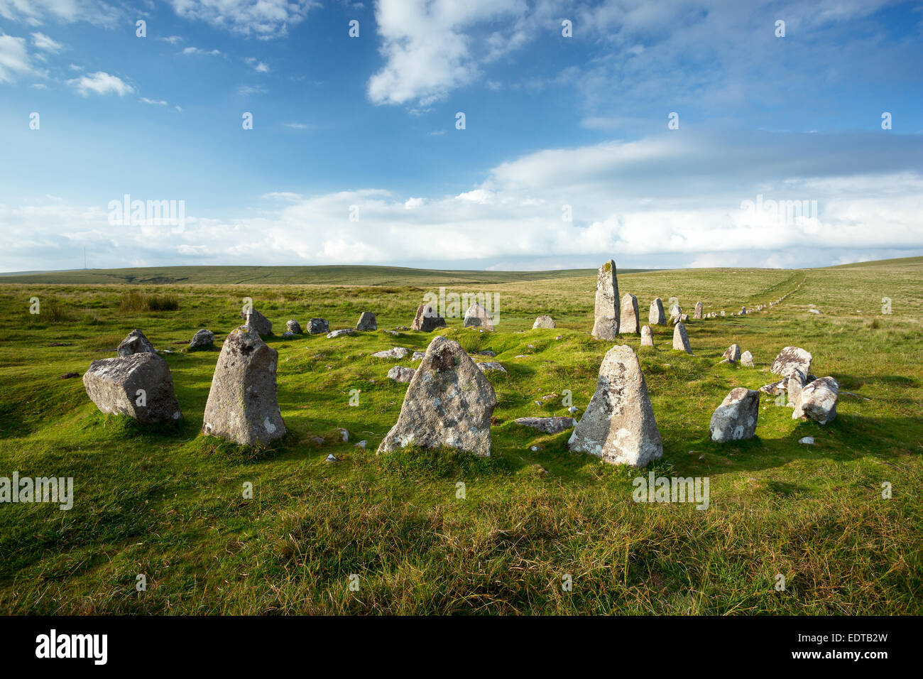 Bas cercle Tor (cairn) et stone row Dartmoor National Park Devon Uk Banque D'Images