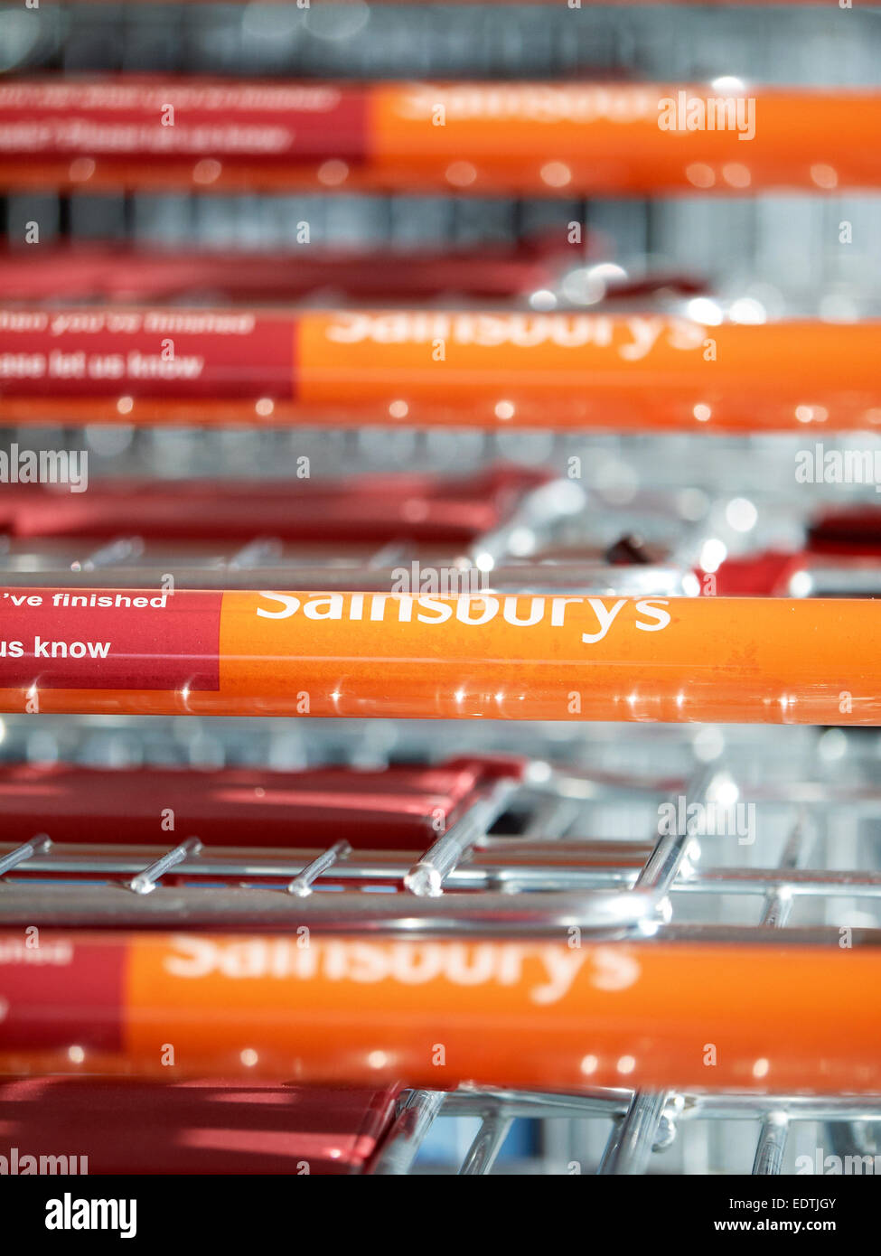 Sainsbury's logo sur panier vide Banque D'Images