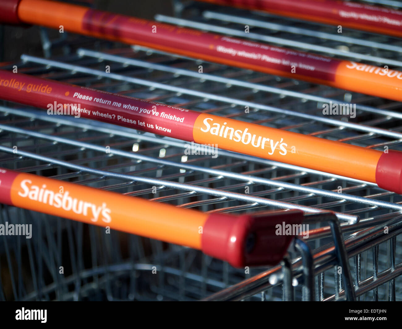 Sainsbury's logo sur panier vide Banque D'Images