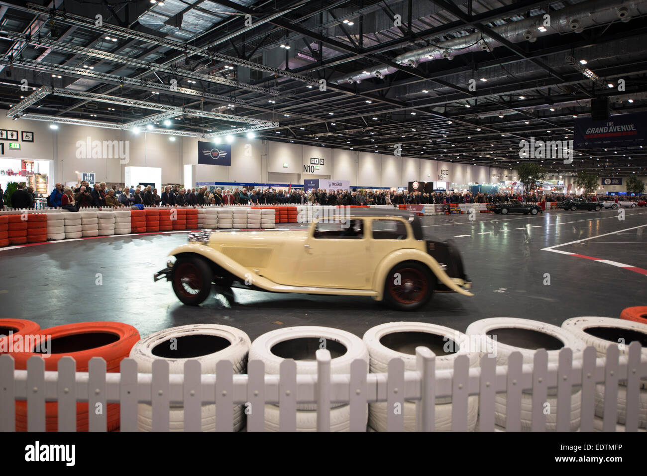 1931 Jaguar SS1 berline sport deux portes d'exécution sur le Grand Avenue au Classic Car Show à London Excel Banque D'Images