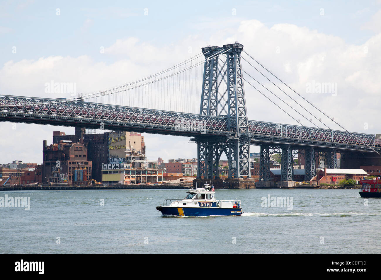 Pont de Manhattan et de Brooklyn sur l'arrière-plan, l'East River, New York, USA, Amérique Latine Banque D'Images