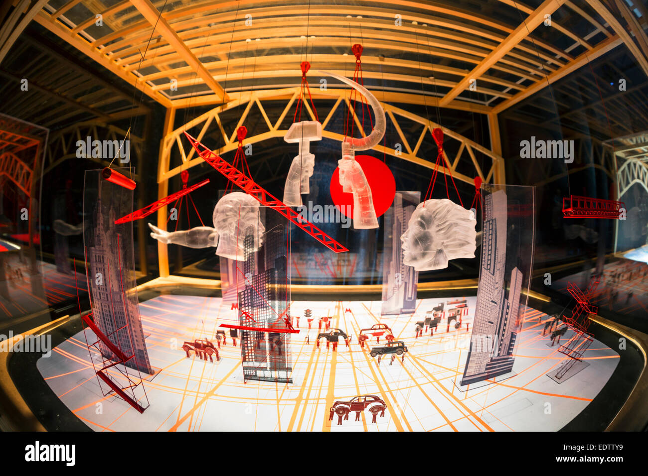 VDNKh présente l'exposition de costumes et accessoires créés pour la cérémonie d'ouverture des 22e Jeux Olympiques d'hiver de Sotchi Banque D'Images