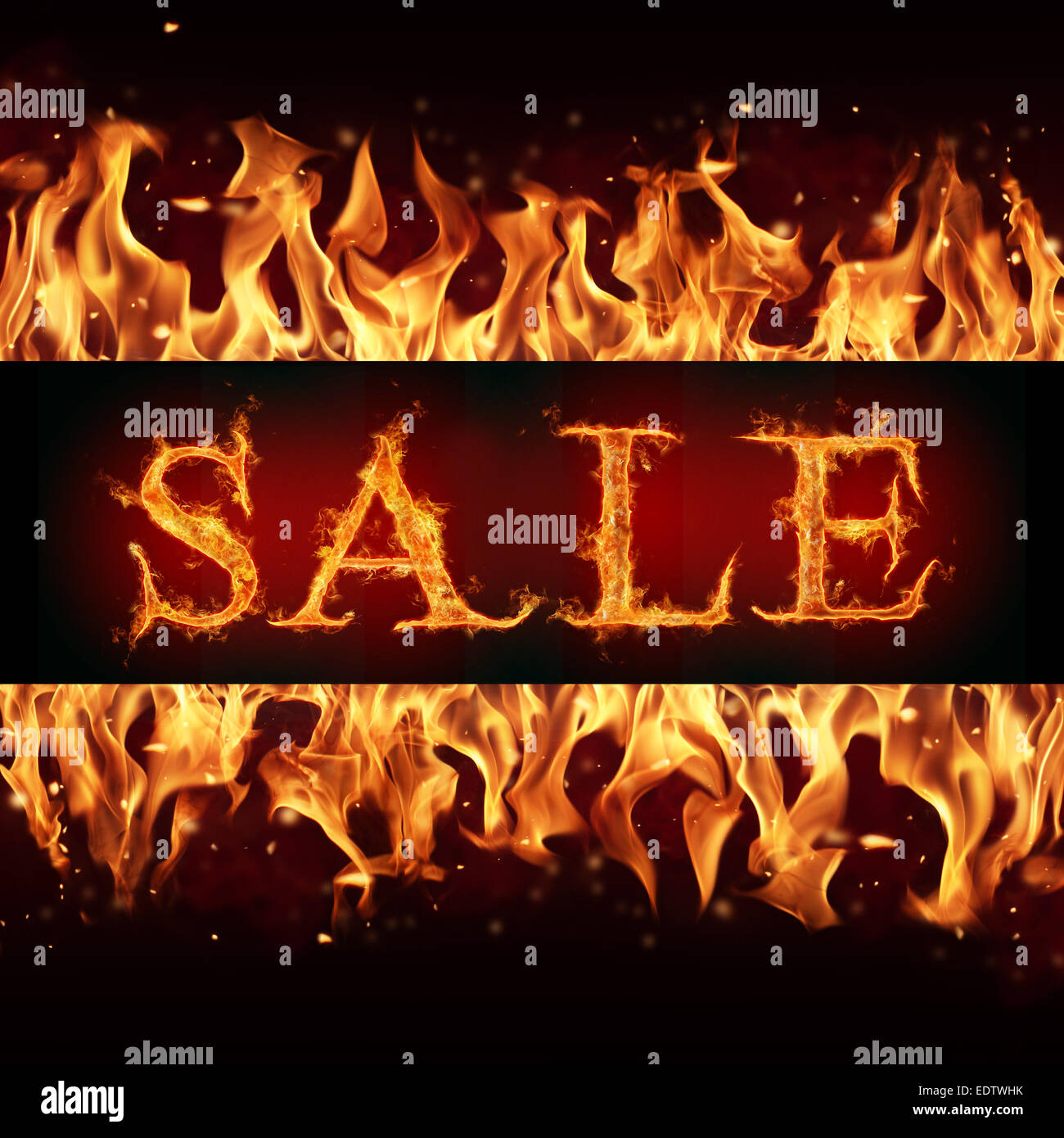 Flammes feu isolé sur fond noir Banque D'Images