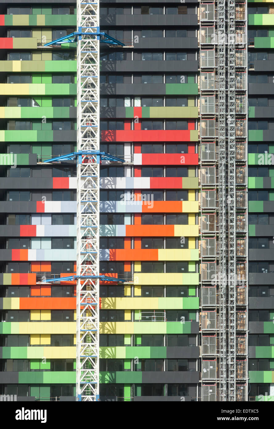 De l'extérieur d'un buiilding colorés en construction Banque D'Images