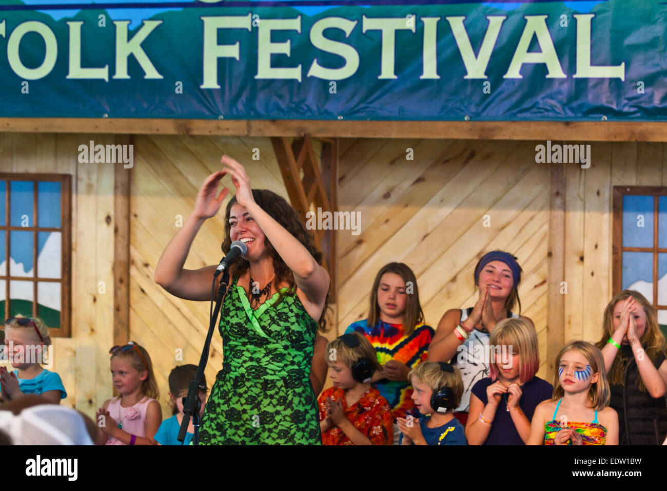 Caravane de voleurs en prestation au quatre coins FOLK FESTIVAL 2014 - Colorado Banque D'Images