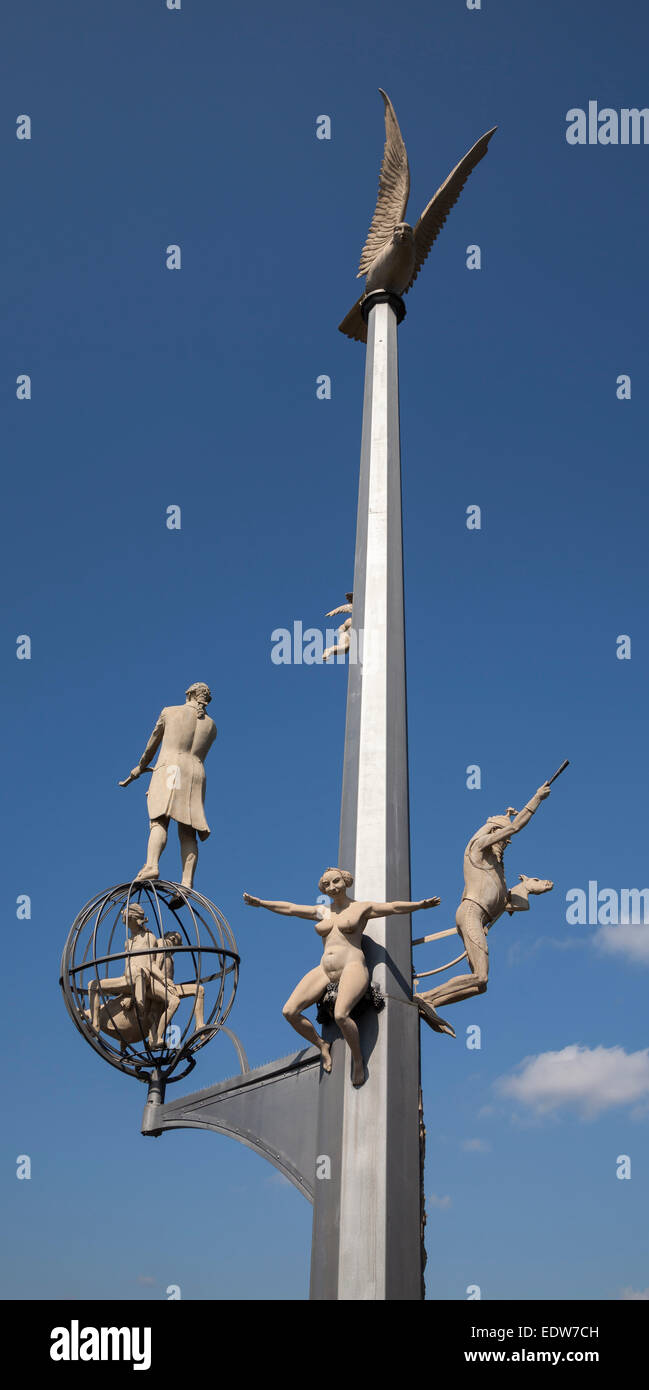 La colonne magique par Peter Lenk sur le port mole, le lac de Constance, Meersburg, Bade-Wurtemberg, Allemagne, Europe Banque D'Images