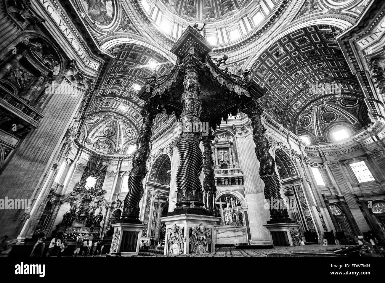 Intérieur de la Basilique Saint-Pierre, Vatican, Rome, Italie. Banque D'Images