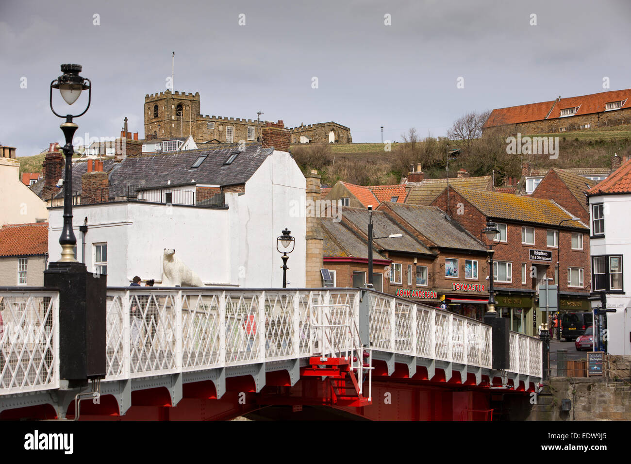 Royaume-uni, Angleterre, dans le Yorkshire, Whitby, pont tournant, sur la rivière Esk Banque D'Images
