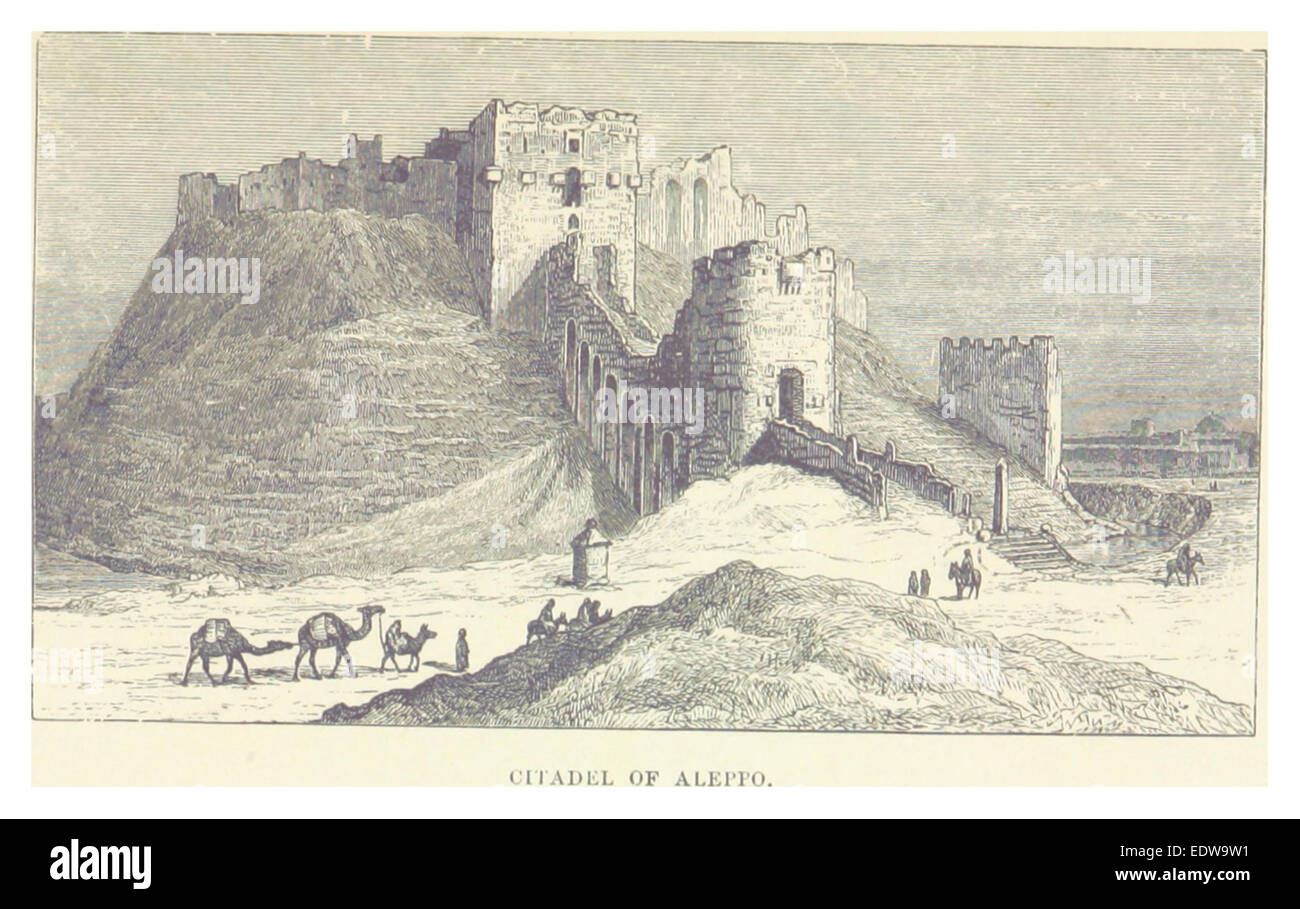 Une illustration de l’œuvre de Blunt de 1879 représentant la Citadelle d’Alep, une forteresse historique importante en Syrie. La carte met en évidence son emplacement stratégique et ses caractéristiques architecturales, reflétant son importance à l'époque médiévale. Banque D'Images
