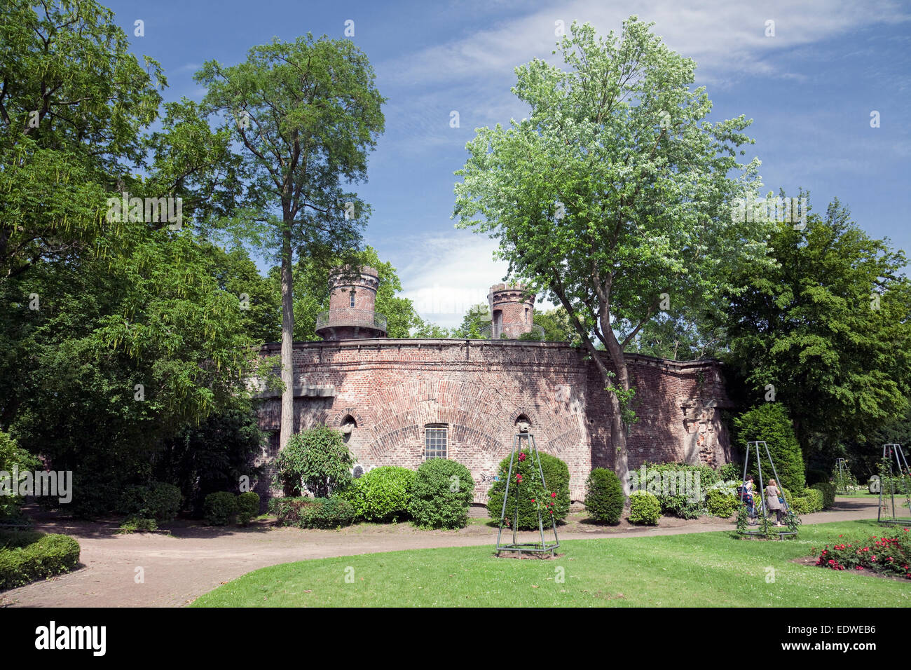 Prusse historique Fort et Jardin de roses, Volksgarten, Cologne, Rhénanie du Nord-Westphalie, Allemagne Banque D'Images