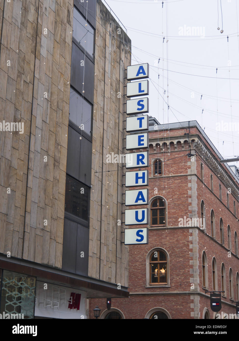 Alsterhaus, centre commercial dans le centre de Hambourg en Allemagne, vue partielle de façade Banque D'Images