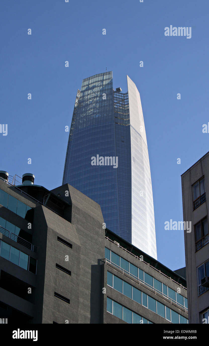 La Torre Gran Costanera, le bâtiment le plus élevé en Amérique latine, à Santiago, Chili. Banque D'Images