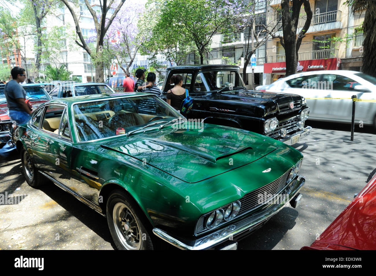 Vintage Car show à Mexico Mexique près de parc dans la Condesa de la ville. Banque D'Images