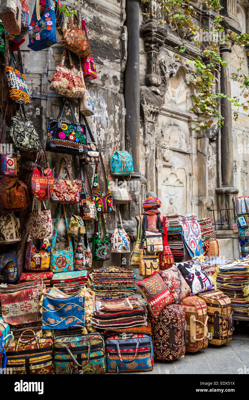 Un sac à main boutique dans le Grand Bazar, Sultanahmet, Istanbul, Turquie,  en Eurasie Photo Stock - Alamy