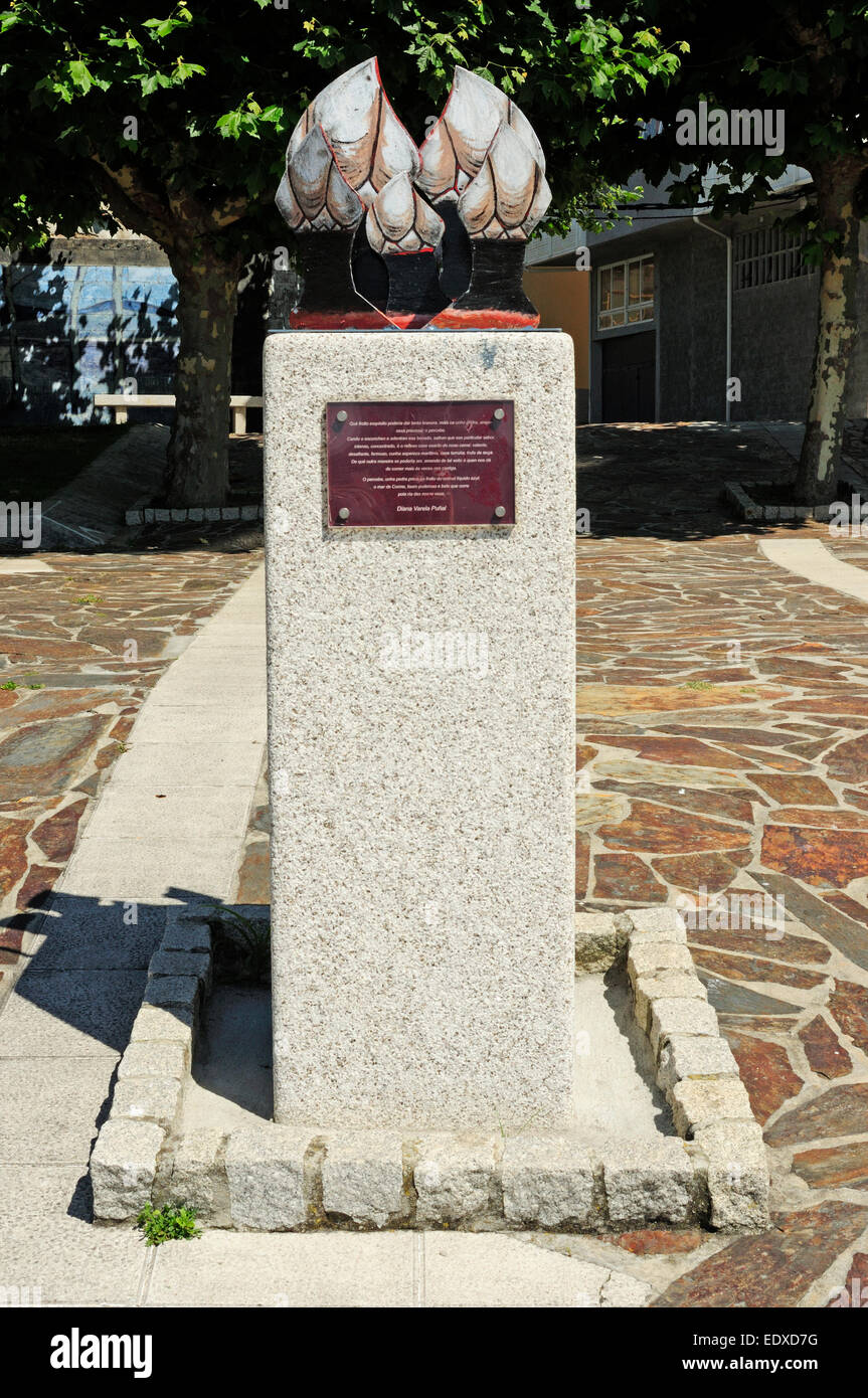 Un monument à la mer les balanes (Pollicipes pollicipes). Corme, Iznájar, Galice, Espagne. Banque D'Images