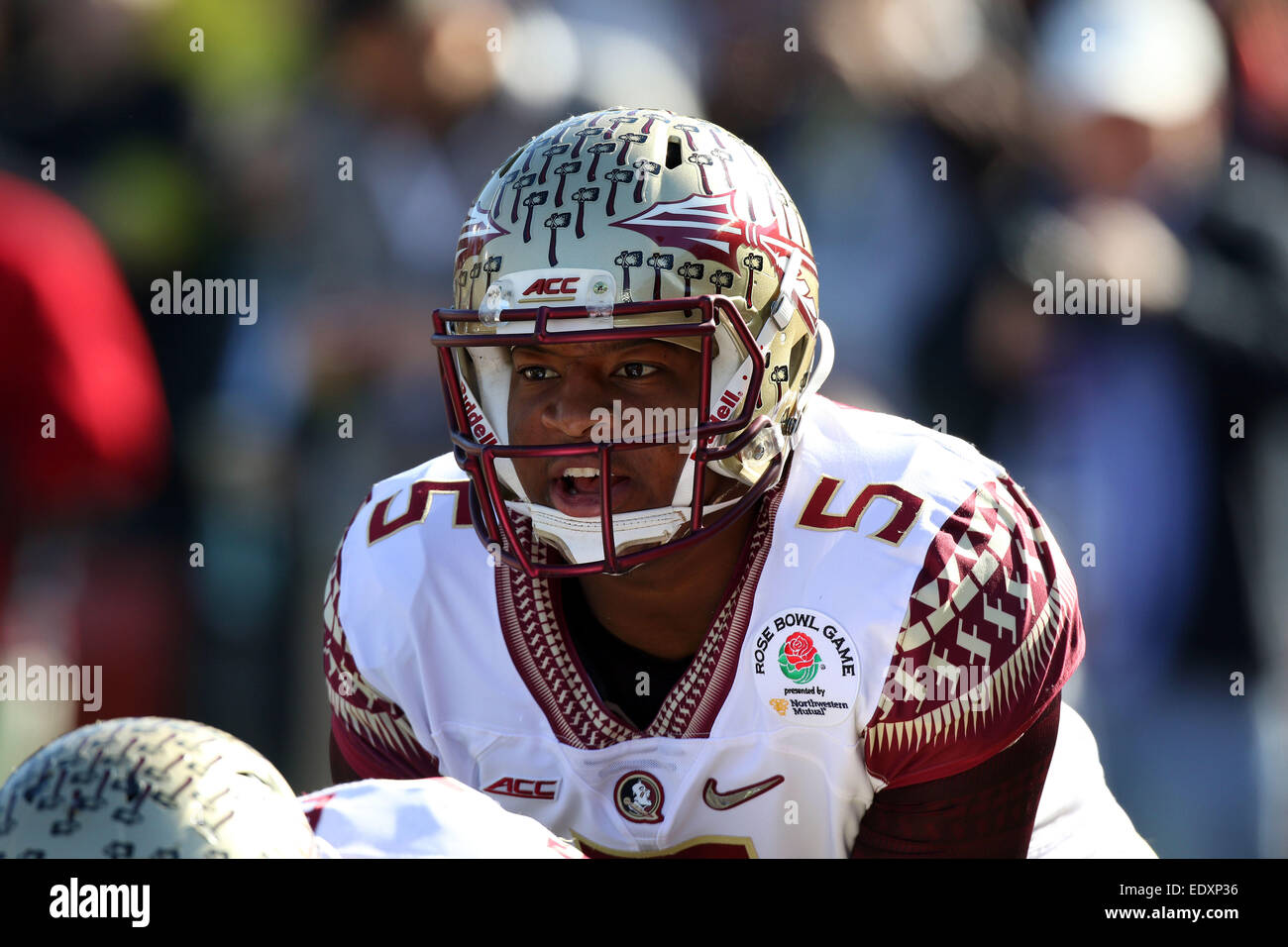 01 janvier 2015, la Florida State Seminoles quarterback Jameis Winston # 5 en action avant la demi-finale des séries éliminatoires de football collégial au Rose Bowl Game présentée par Northwestern Mutual au Rose Bowl de Pasadena, Californie.Charles Baus/CSM Banque D'Images