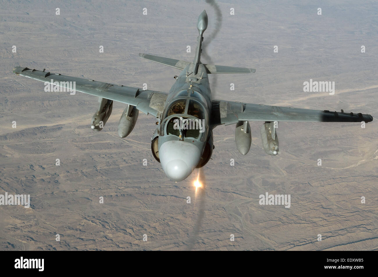 Un Prowler de l'US Marine Corps attaque électronique feux d'aéronefs survenues durant une mission au-dessus de l'Afghanistan le 30 décembre 2014. Banque D'Images