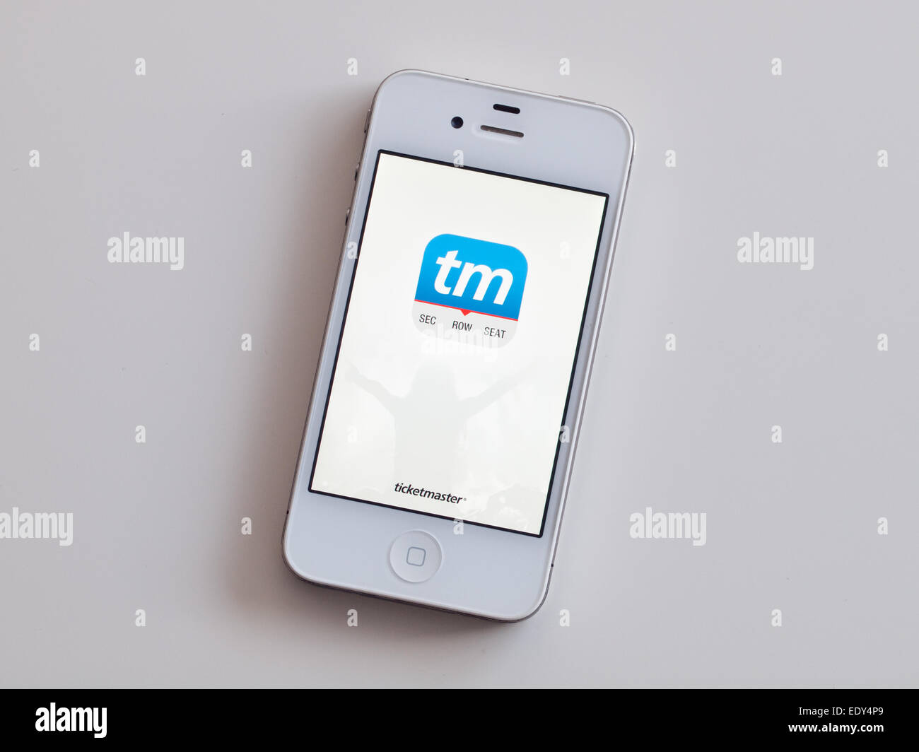 L'écran d'accueil et le logo de l'application mobile de Ticketmaster, sur  fond blanc Apple iPhone 4 Photo Stock - Alamy