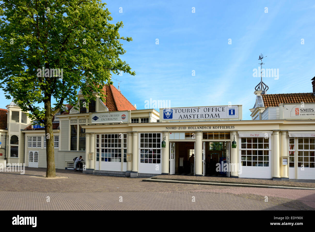 Office de tourisme, la gare centrale, Stationsplein, Amsterdam, Hollande du Nord, Pays-Bas, Europe Banque D'Images