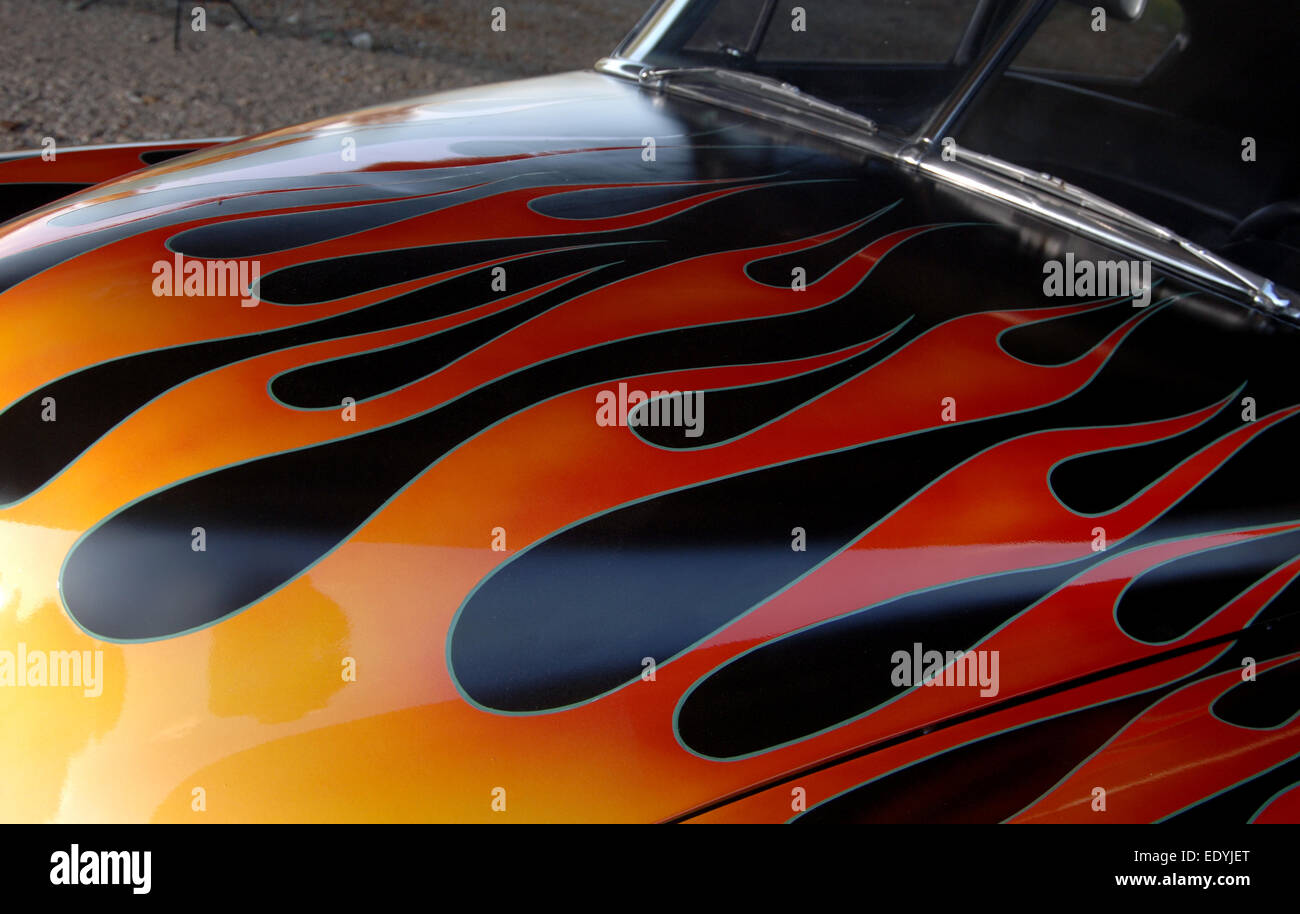Fines rayures et les flammes - hot rod voiture peinture personnalisée Banque D'Images