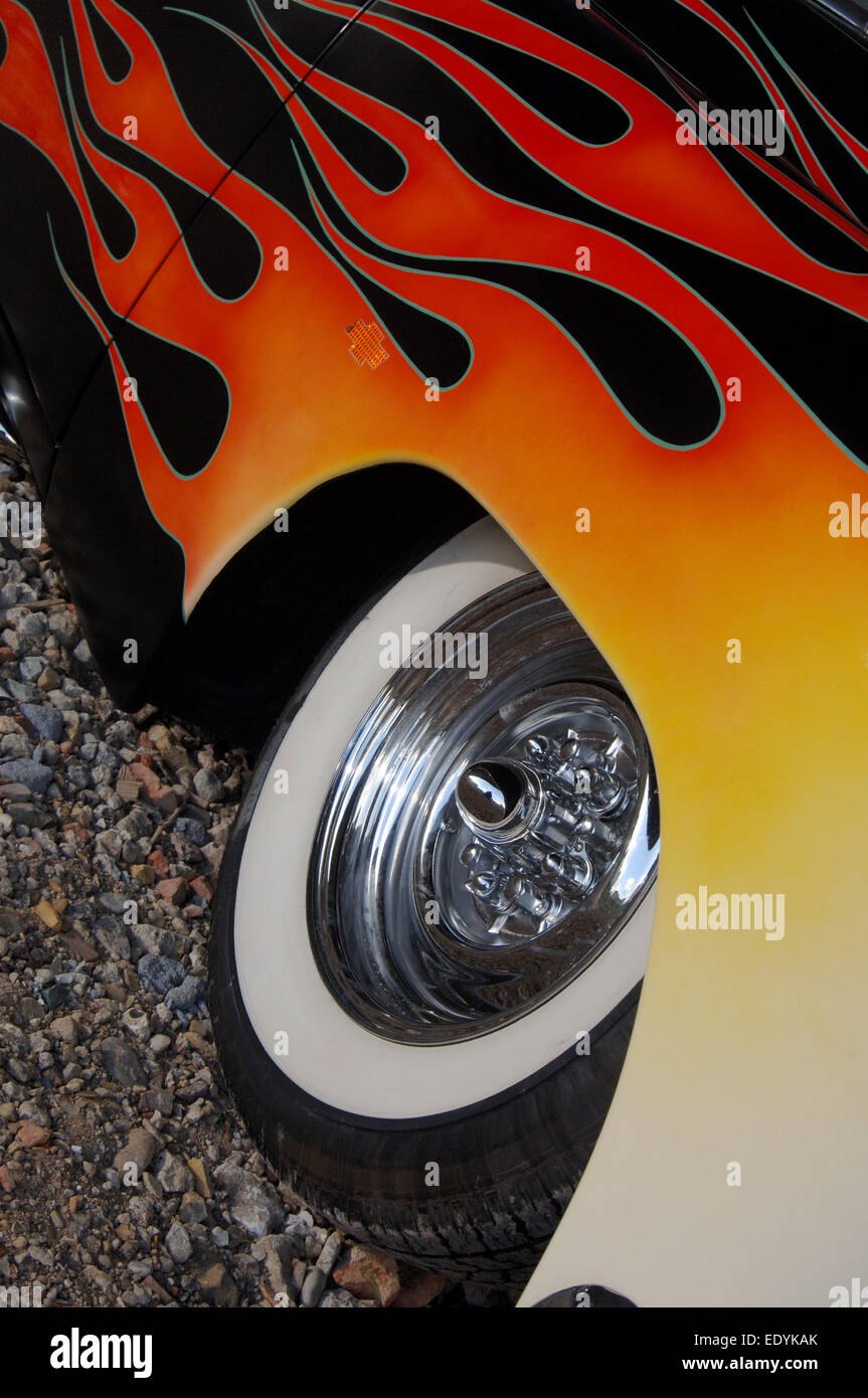 Fines rayures et les flammes - hot rod voiture peinture personnalisée Banque D'Images
